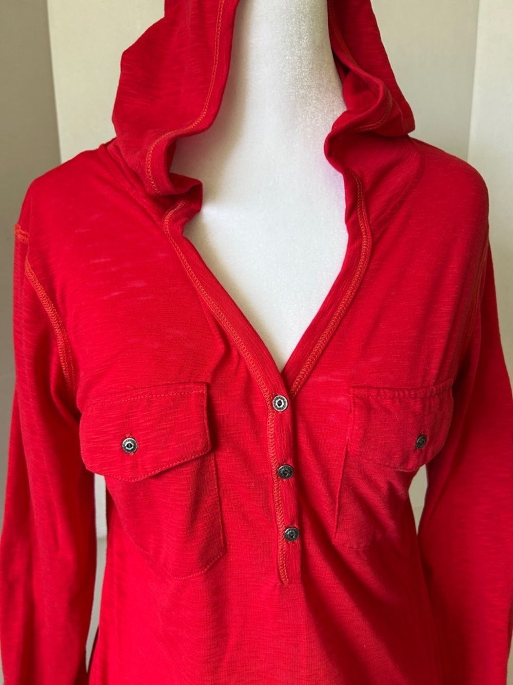 KUHL WOMENS LOLA HENLEY HOODED LONG SLEEVE TOP SIZE SMALL
